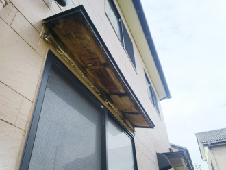 劣化によって落下してしまった庇